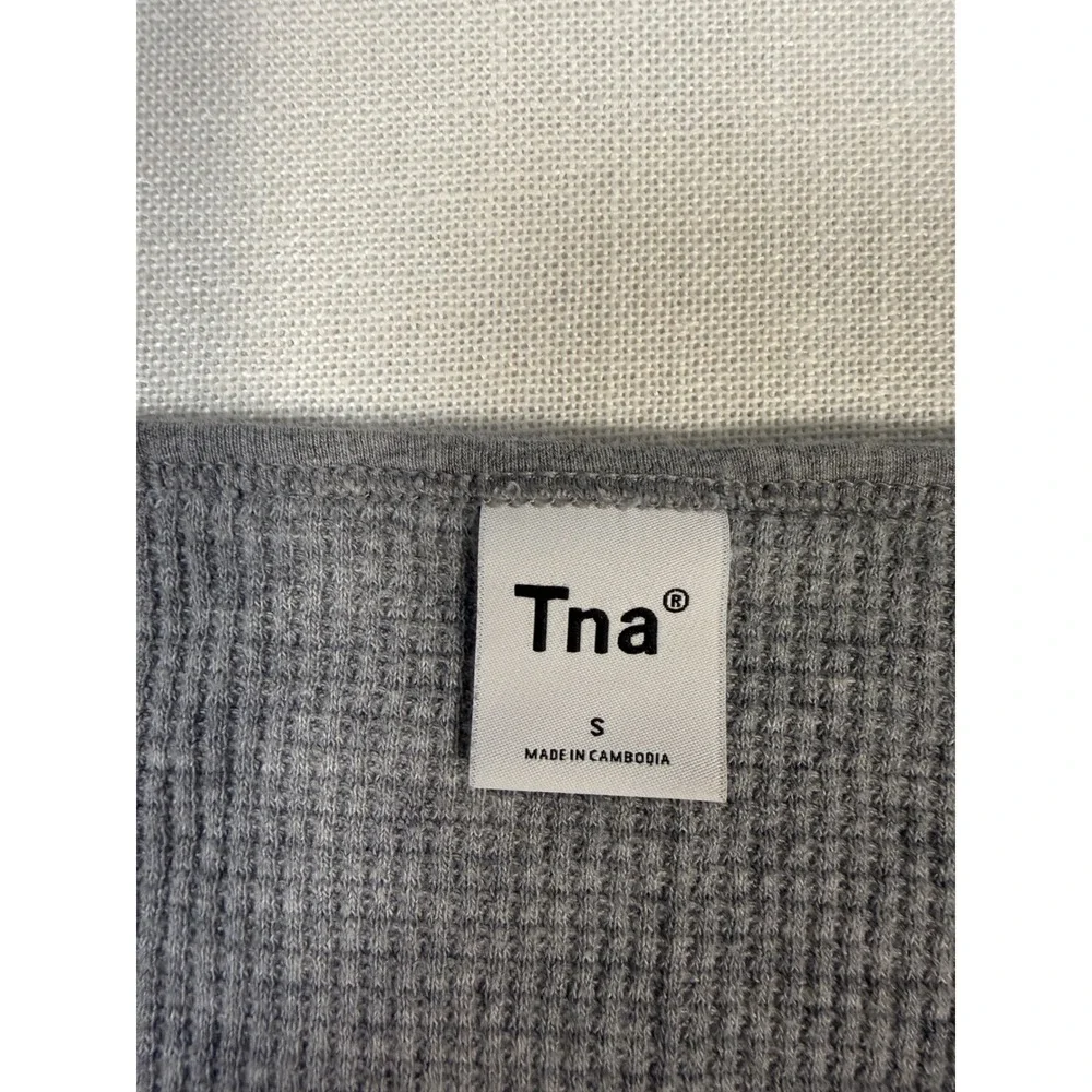 Aritzia Tna Grey Waffle Knit Notch Neck Cropped Long Sleeve Top small